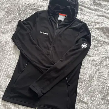 MAMMUT 후드 부착 후드티 블랙