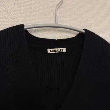 AURALEE 블랙 울 니트 스웨터