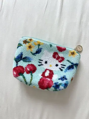 키티 페이러 파우치