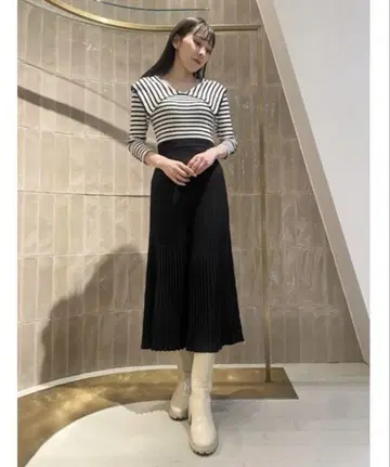 릴리 브라운 빅 카라 니트 원피스