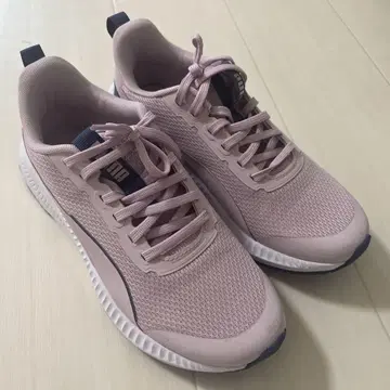 푸마 신상 스니커즈 24cm