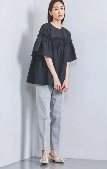 새상품! UNITED ARROWS 자카드 셔링 플레어 슬리브 블라우스