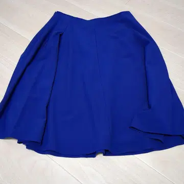 UNTITLED 플레어 스커트 로얄 블루 size46