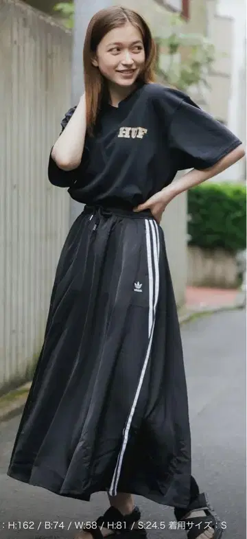 새상품급 아디다스 오리지널 새틴 플레어 롱 스커트 네이비 L 라인