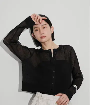 ADAM ET ROPE' [세탁 가능] 시어 플리츠 가디건 블랙