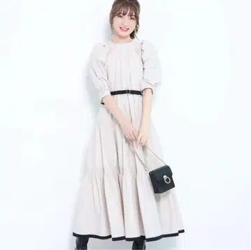 아푸와이저 리셰 볼륨 숄더 티어드 원피스