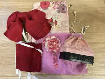 꽃무늬 유카타, 빨간색 오비(조립식 오비), 머리 장식, 복조리 세트