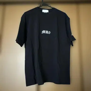 MR9 자수 블랙 티셔츠