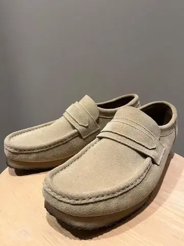 클락스 왈라비 로퍼 베이지 24.5cm