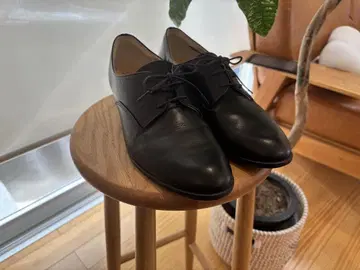 블랙 가죽 레이스업 슈즈