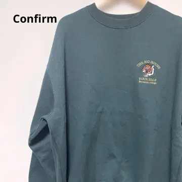Confirm 루즈 실루엣 자수 풀오버 맨투맨