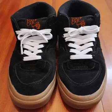 Vans Half Cab 블랙/껌 하이컷 스니커즈 24.5cm