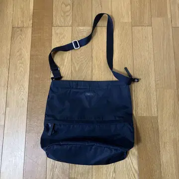 agnis b. 네이비 숄더백