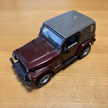 버건디 SUV 1/18 스케일 모델
