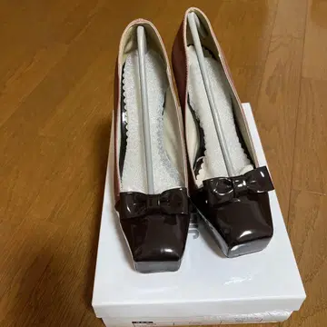 질스튜어트 스퀘어 펌프스 미사용품