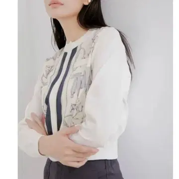 로페 빈티지 스카프풍 프린트 가디건