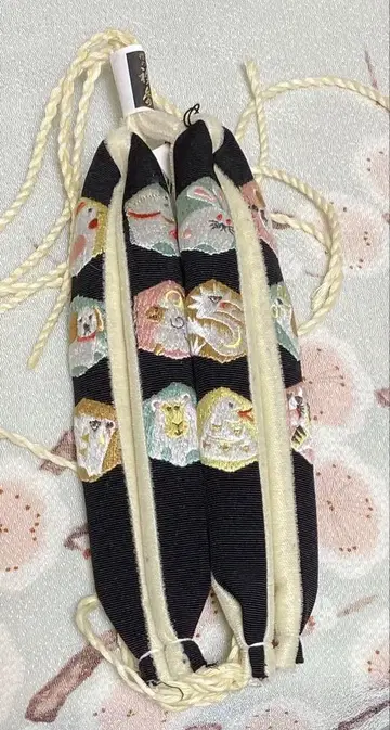 카라슈의 자수 하나오