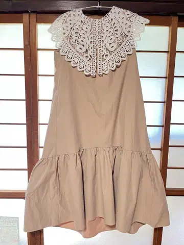 베이지 빅 칼라 슬리브리스 원피스 S 사이즈