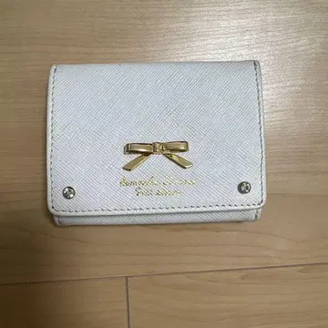 리본 포함 화이트 3단 폴더형 지갑