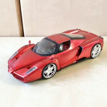 핫휠 1/18 엔초 페라리 Enzo Ferrari