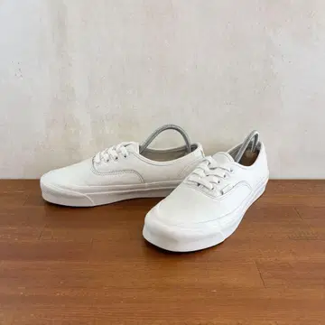 새상품급 반스 애너하임 오센틱 44 24.0cm 화이트 천연 가죽