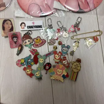 CHAEYOUNG 핀 배지 세트 이타백