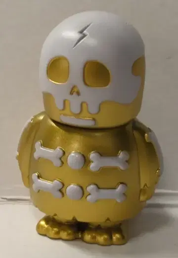 SKULLTOYS 해골 남동생 금 포장/화이트