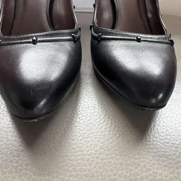 브루노 마리 블랙 가죽 하이힐 37
