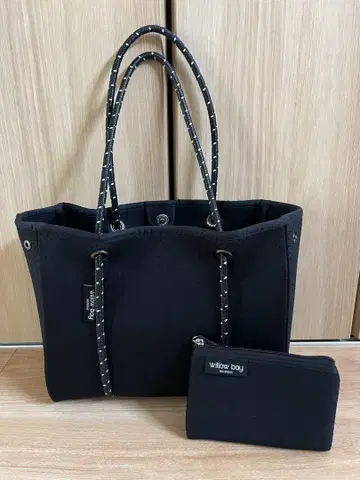 윌로우 베이 파우치 포함