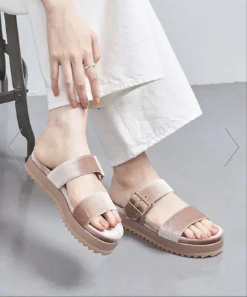 비쥬 뮬 유나이티드 애로우즈