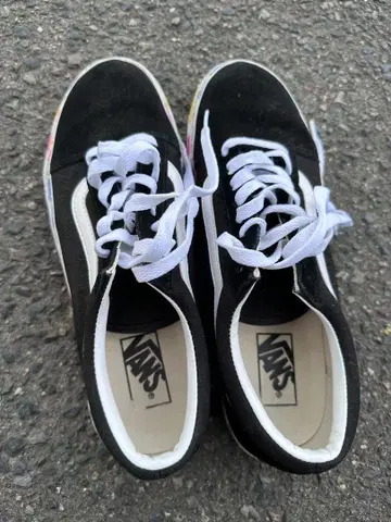 VANS 블랙스 스니커즈 컬러풀 밑창 통굽
