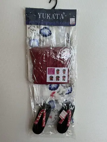 유카타, 오비, 일본 나막신 3개 세트