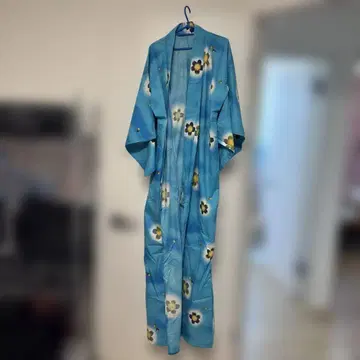 파란색 꽃무늬 유카타