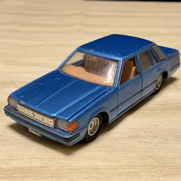 토미카 댄디 도요타 크라운 1/43