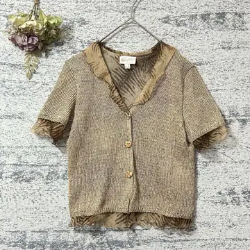 V넥 프릴 가디건 베이지 계열 반팔 M~L 사이즈 이탈리아제