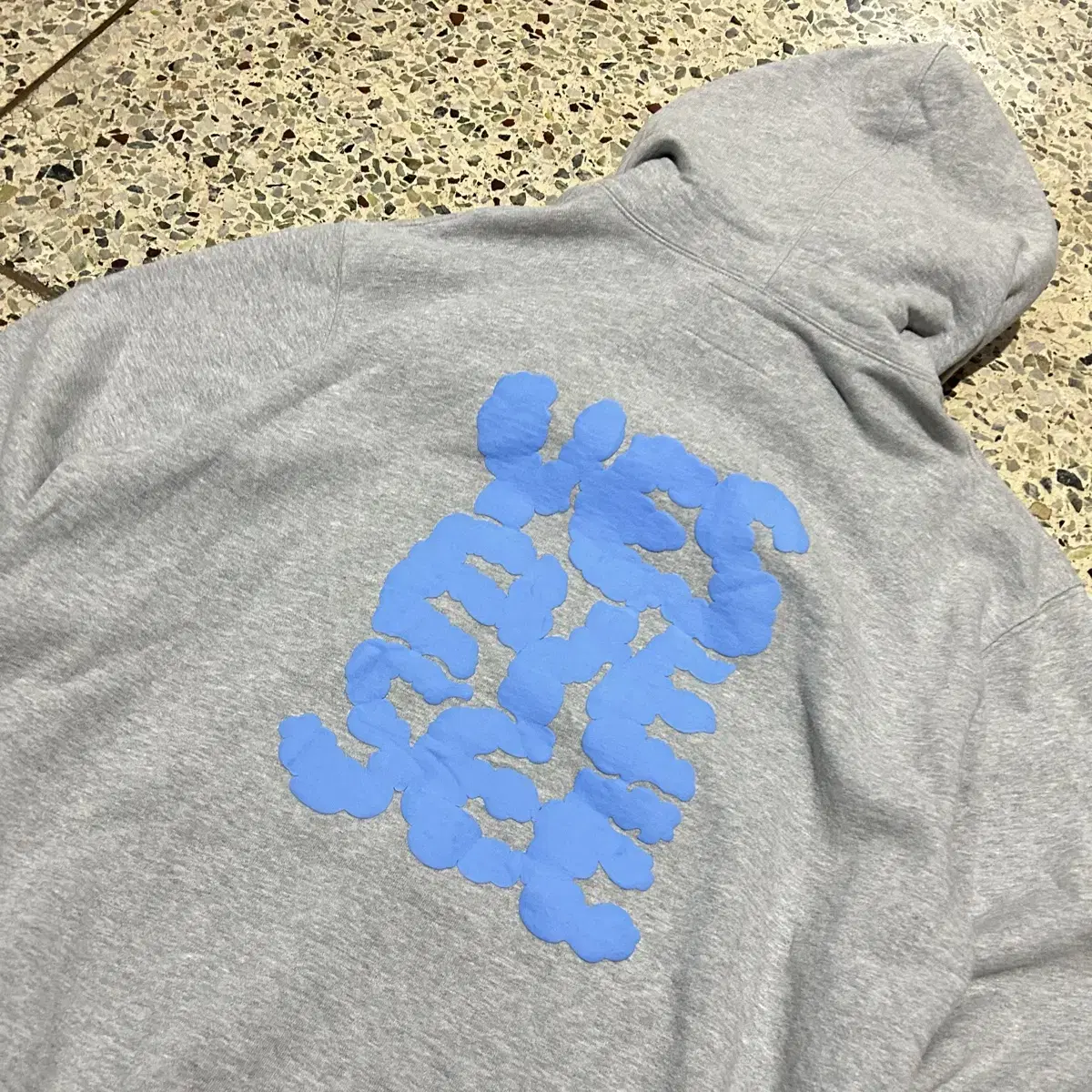 YESEYESEE | 예스아이씨 Yeseyesee Big Logo Gray Hoodie on
