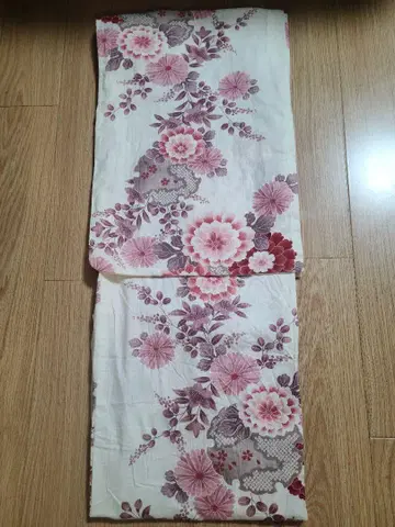 국화 패턴 핑크 계열 유카타