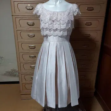 에메 레이스 절개 원피스 미사용 새상품