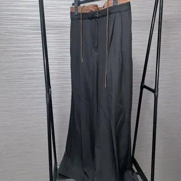 새상품 디자인 와이드 팬츠 블랙