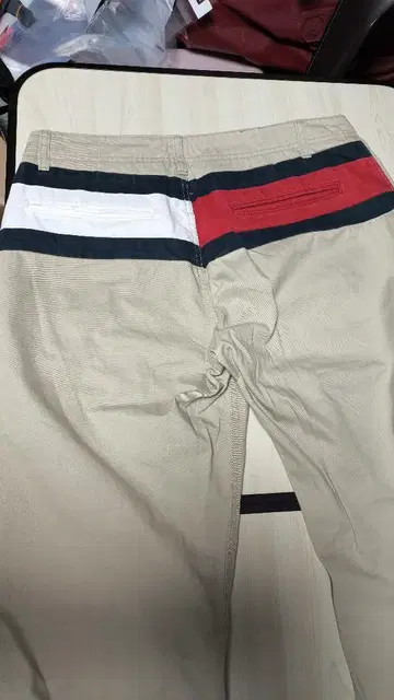 Tommy Hilfiger 베이지 치노 팬츠 허리 92 사진 참조
