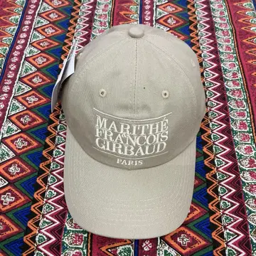 MARITHE FRANCOIS GIRBAUD 베이지 캡