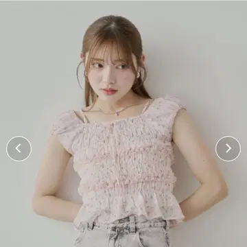 CHICO 시어 플라워 셔링 프렌치 블라우스