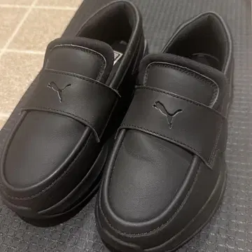 푸마 로퍼 블랙 표기 우먼 23cm