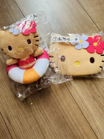 일광화상 키티 마스코트, 파우치 세트
