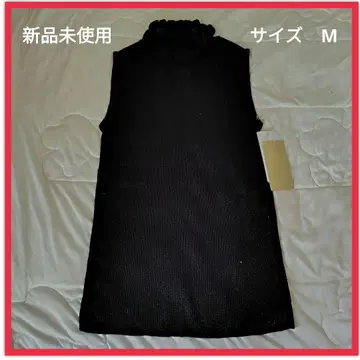 미사용 새상품 블랙 터틀넥 슬리브리스 9900엔