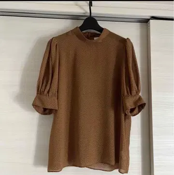 Spick & Span 도트 쉬폰 벨 슬리브 블라우스