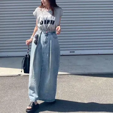 AGAWD 턱 데님 스커트
