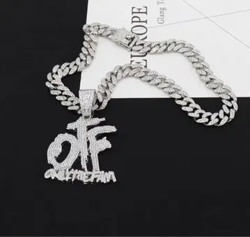 OFF 로고 목걸이 실버 king von 착용