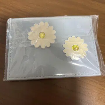 SWAROVSKI 꽃 모티브 카드 케이스