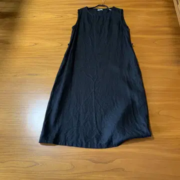 포그린워크 블랙 슬리브리스 롱 원피스